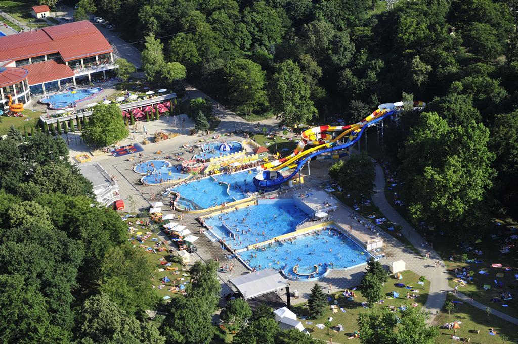 Sport Hotel Tatabanya Exterior photo
