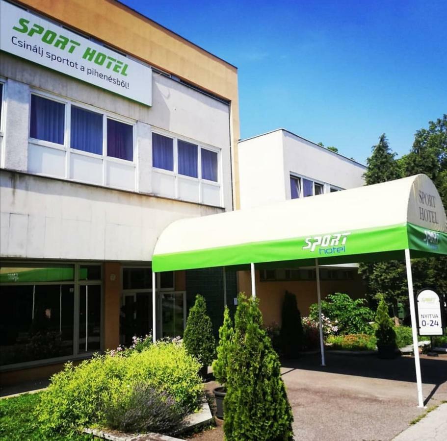 Sport Hotel Tatabanya Exterior photo
