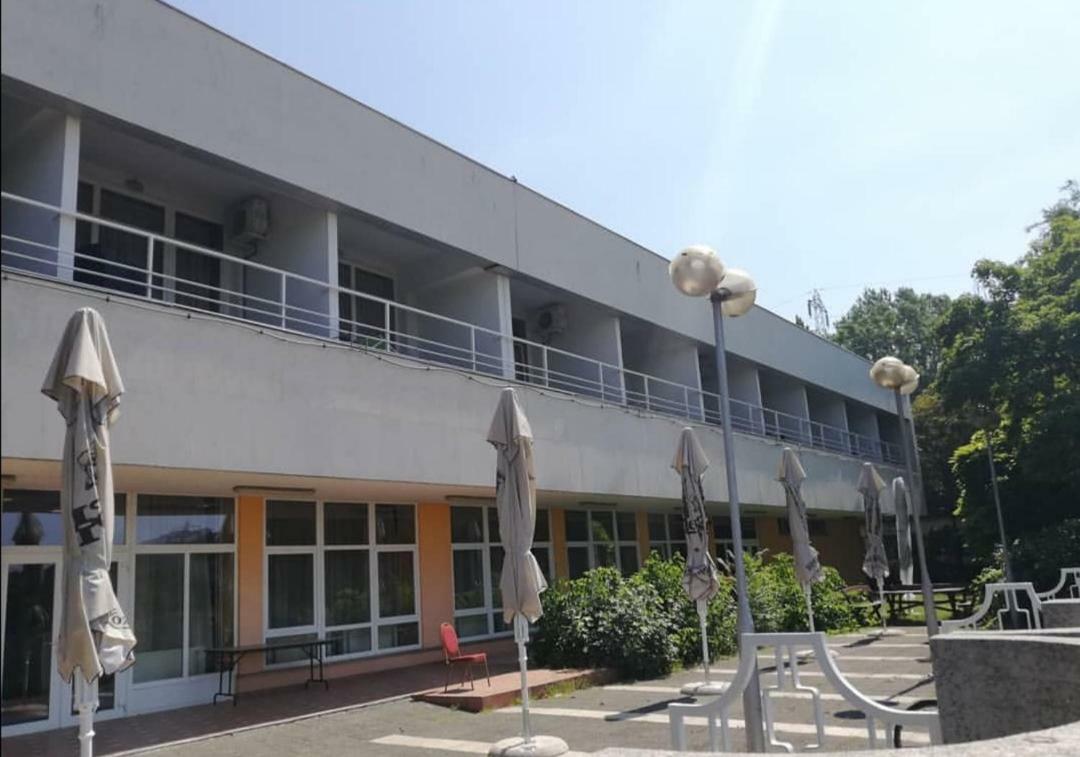 Sport Hotel Tatabanya Exterior photo