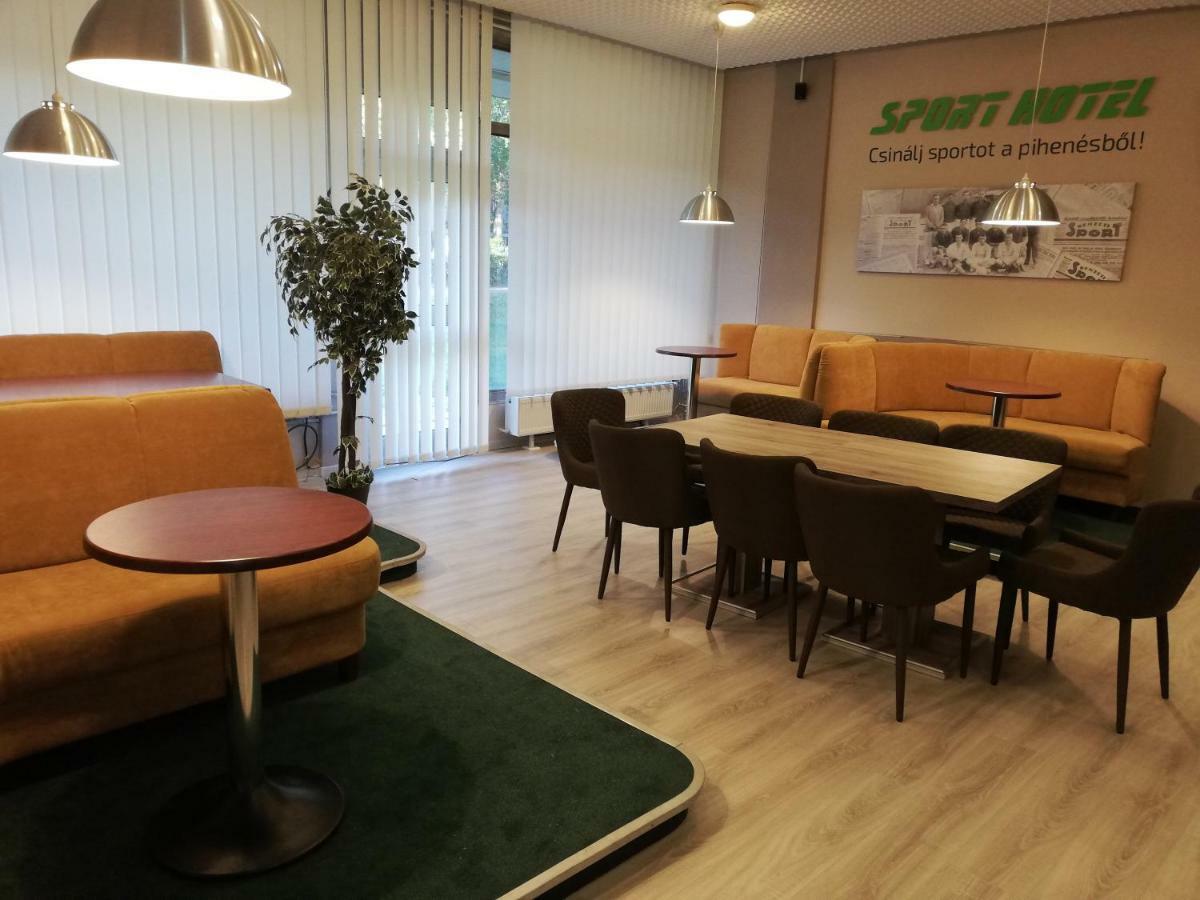 Sport Hotel Tatabanya Exterior photo