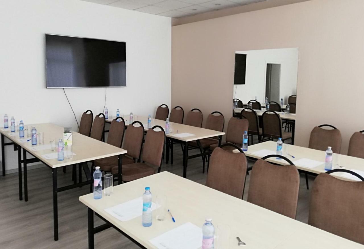 Sport Hotel Tatabanya Exterior photo